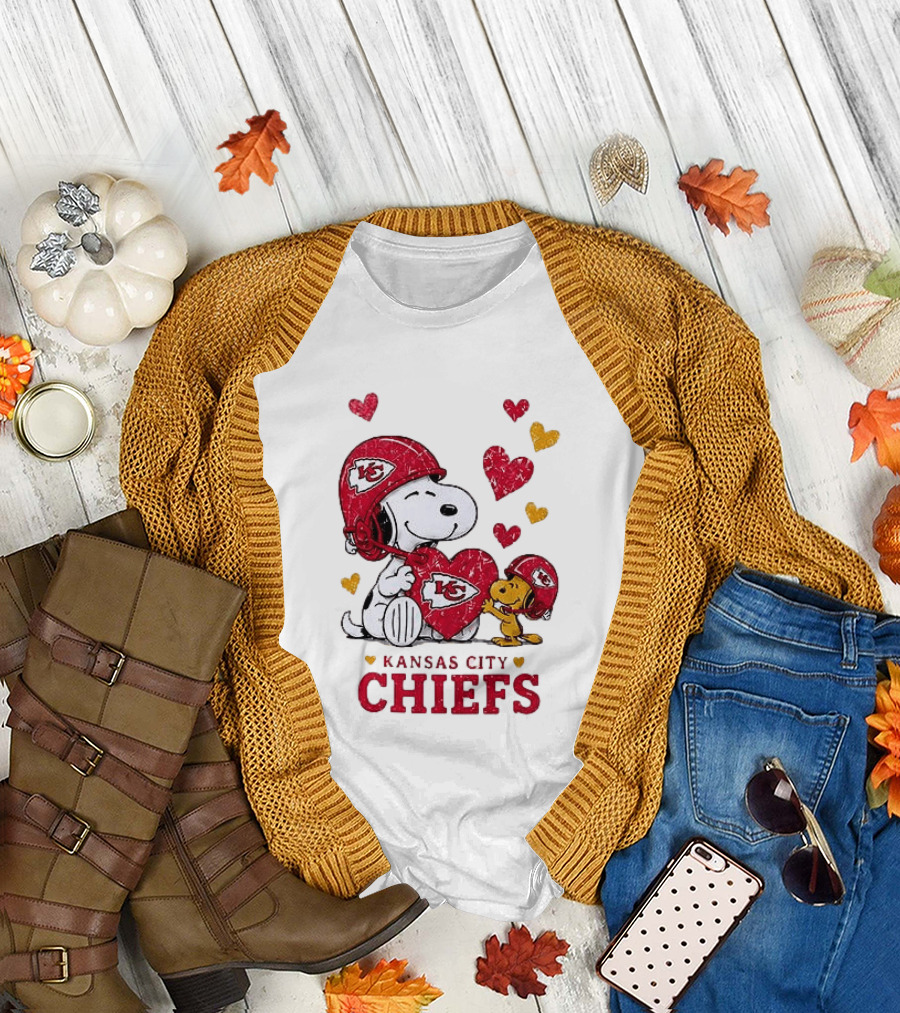 Kansas City Chiefs Peanuts Snoopy Hearts and Laughter T-Shirt