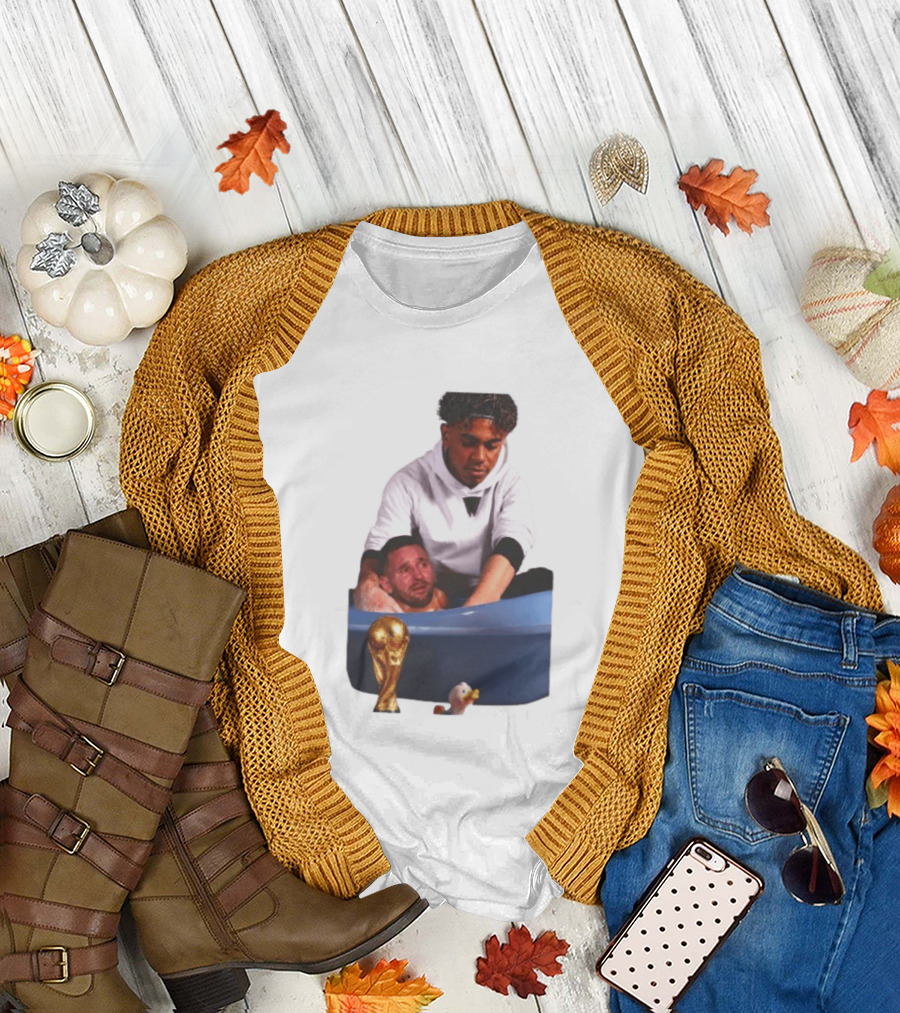 Lamine Yamal Lionel Messi Bathtub Meme World Cup Trophy T-Shirt