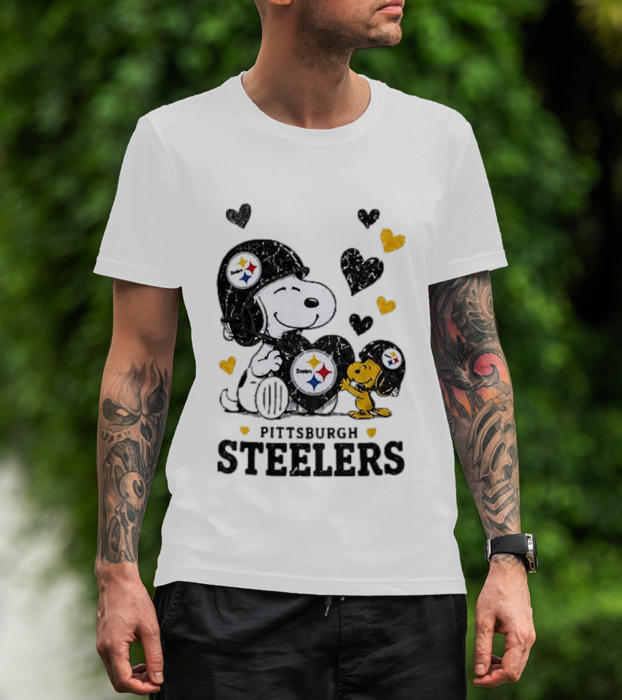 Pittsburgh Steelers Peanuts Snoopy Woodstock Hearts NFL Fan T-Shirt
