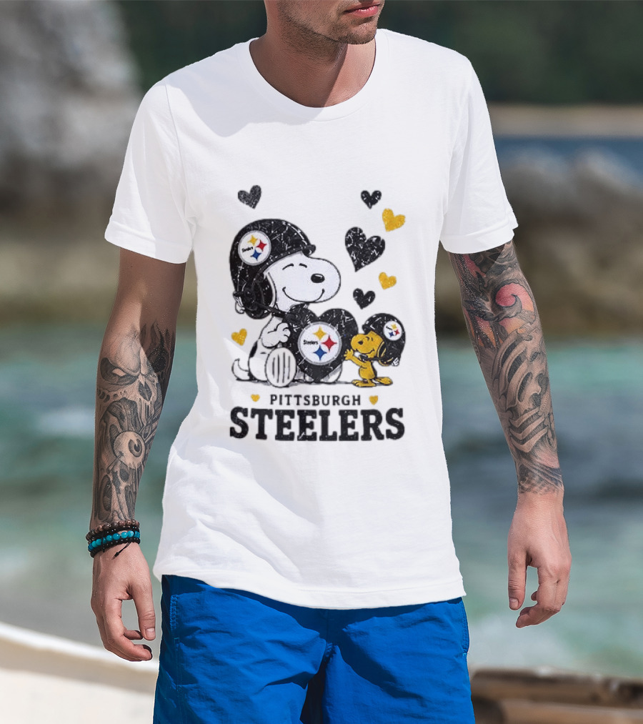 Pittsburgh Steelers Peanuts Snoopy Woodstock Hearts NFL Fan T-Shirt