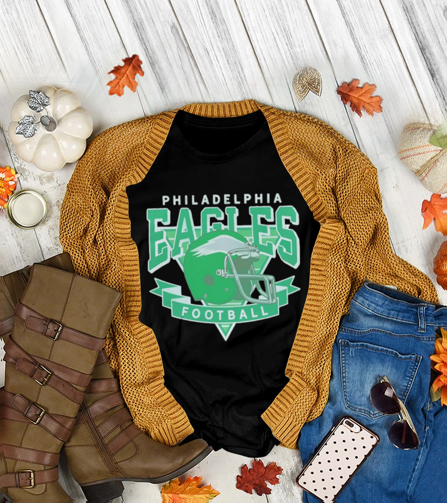 Philadelphia Eagles Helmet Vintage Style Football Fan Gear T-Shirt