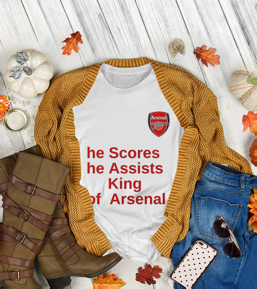 B﻿ukayo Saka He Scores He Assists King Of Arsenal T-Shirt
