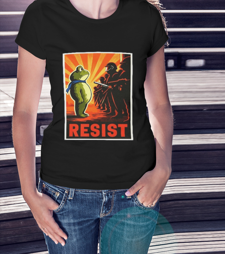 Resist Portland Frog 2025 Anti Fascism Protest Art With Frog And Riot Police T-Shirt