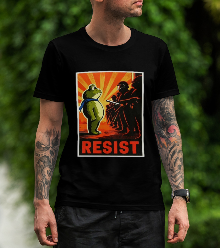 Resist Portland Frog 2025 Anti Fascism Protest Art With Frog And Riot Police T-Shirt