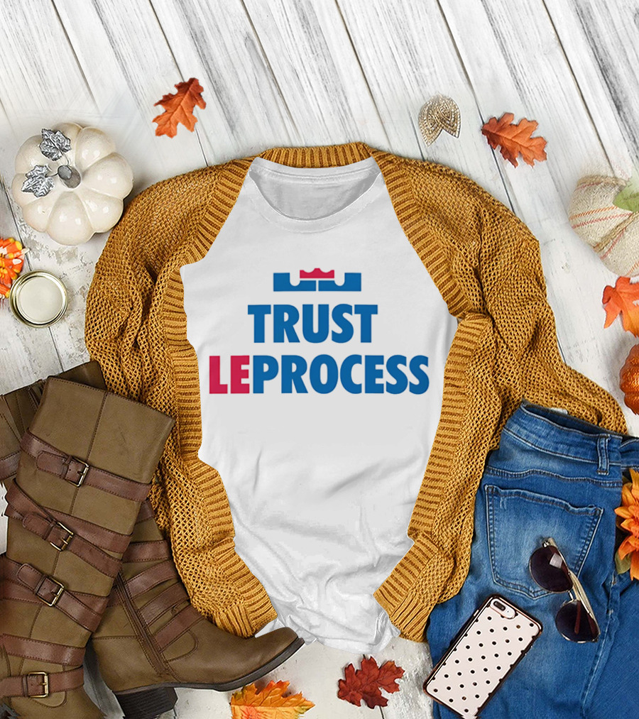 Trust Le Process Basketball Crown Symbol Blue Red T-Shirt