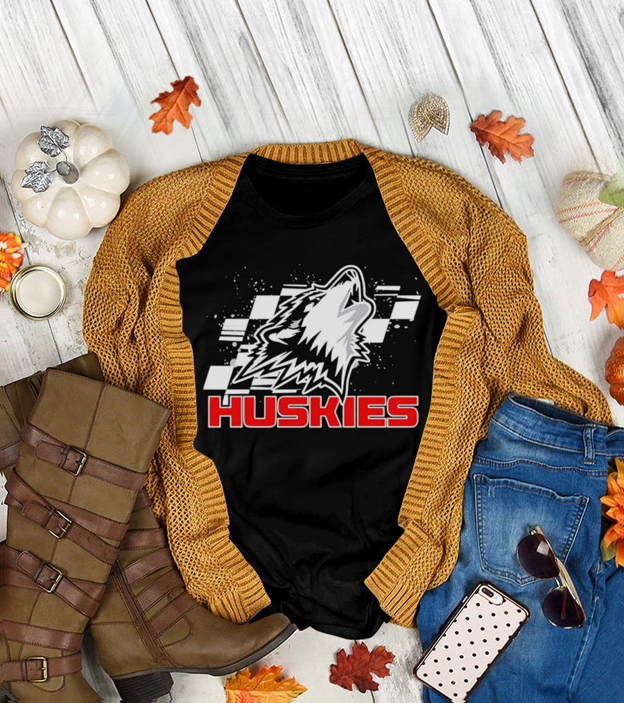 Huskies Howling Checkered Racing Flag T-Shirt