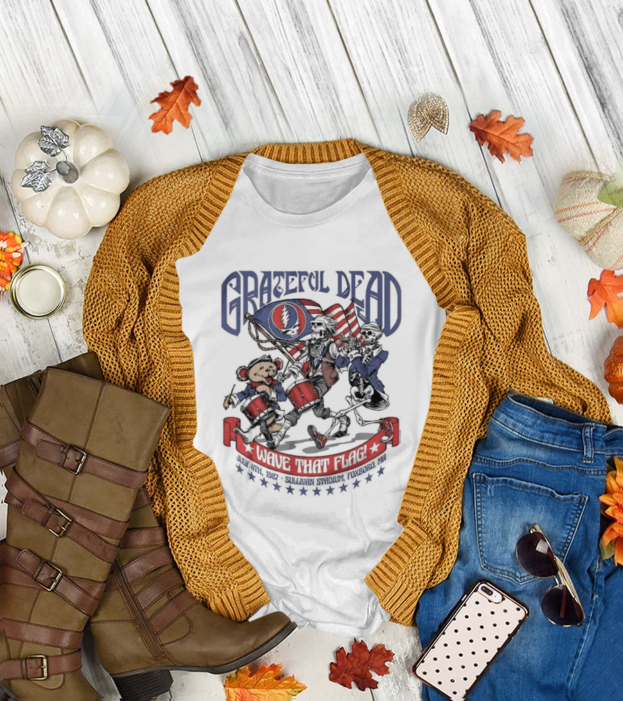 Grateful Dead Wave That Flag 4th Of July Sullivan Stadium Foxboro MA Bear Skeleton Jam Band Summer Concert T-Shirt