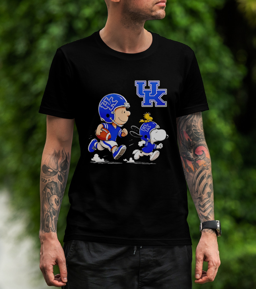 Peanuts Charlie Brown Snoopy University Of Kentucky Football Running UK T-Shirt