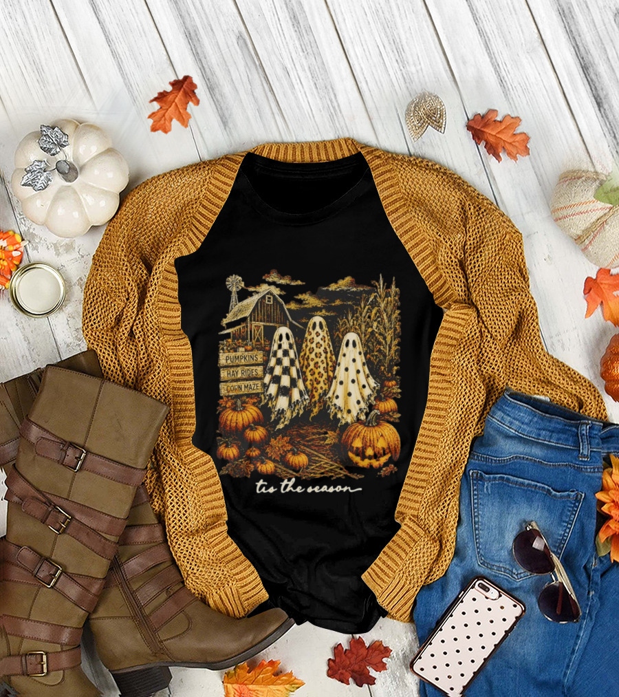 Tis The Season Halloween Ghosts Trio Pumpkins Hay Rides Corn Maze Spooky Autumn T-Shirt