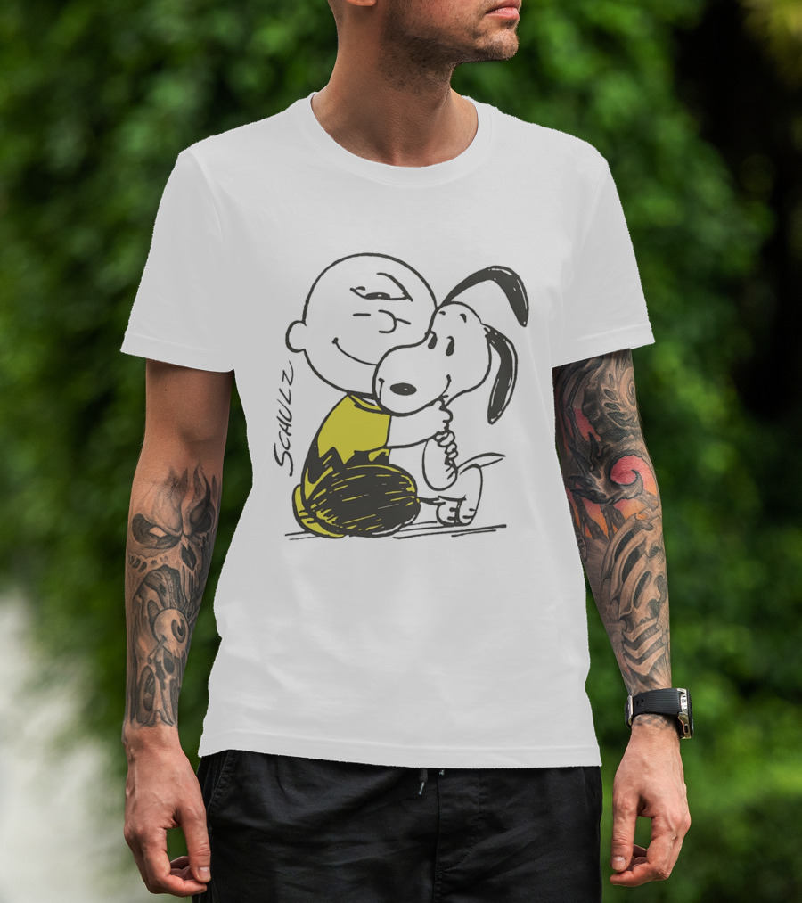 Schulz Charlie Brown Snoopy Hugging Classic Peanuts Friendship T-Shirt
