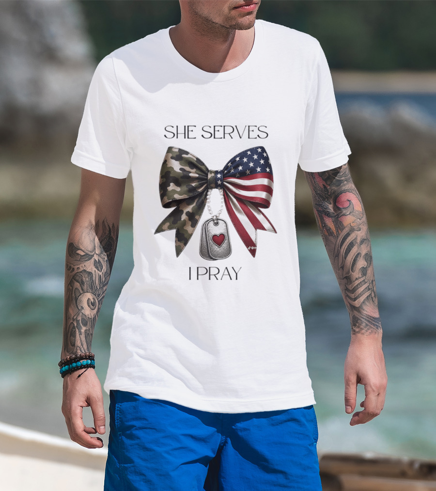 She Serves I Pray USA Flag Camo Bow Dog Tags T-Shirt