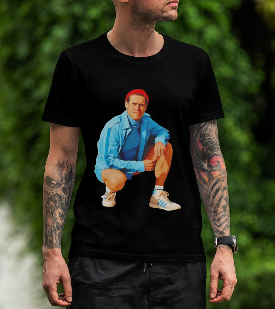 Willem Dafoe Meme Red Beanie Blue Tracksuit Squatting Pose T-Shirt