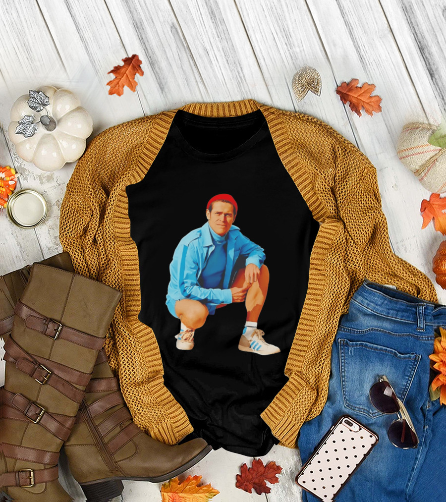 Willem Dafoe Meme Red Beanie Blue Tracksuit Squatting Pose T-Shirt