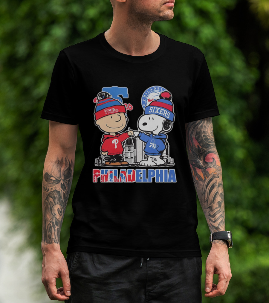 Charlie Brown And Snoopy Fist Bump Phillies Sixers Philadelphia T-Shirt
