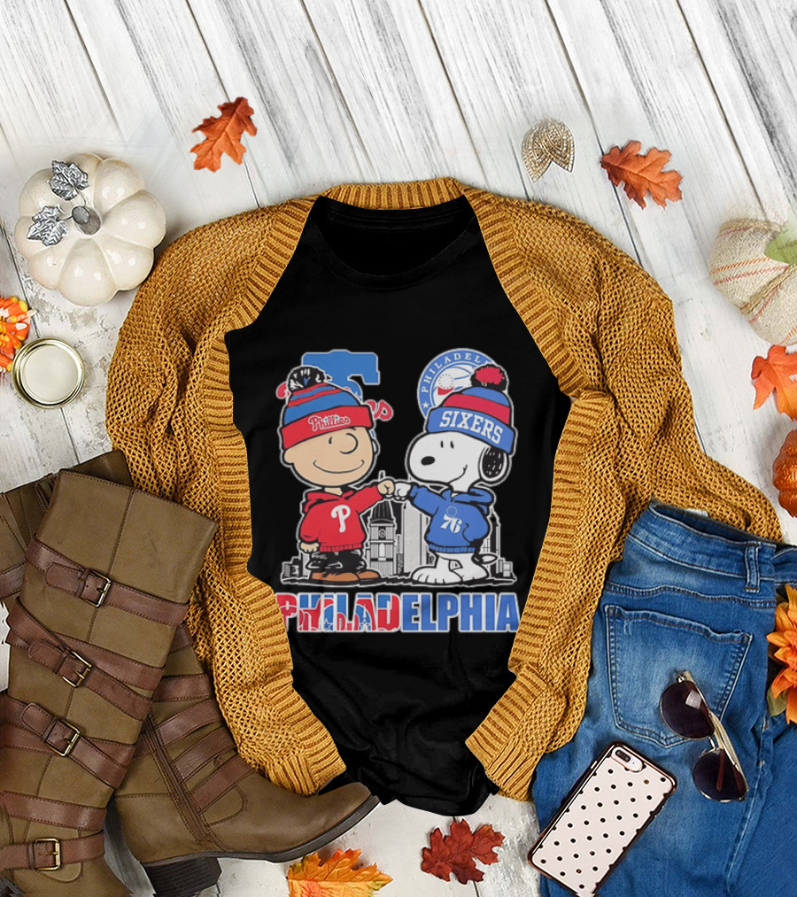 Charlie Brown And Snoopy Fist Bump Phillies Sixers Philadelphia T-Shirt
