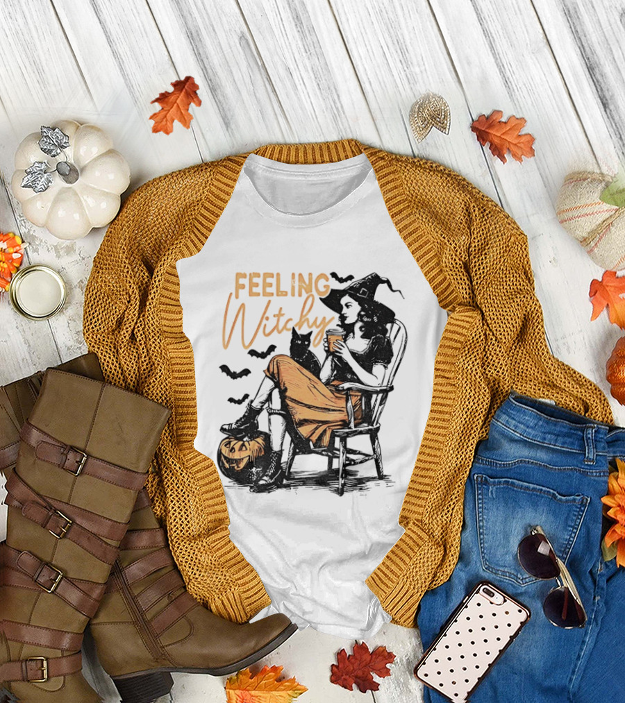 Feeling Witchy Witch With Pumpkin And Bats Halloween Vibes T-Shirt