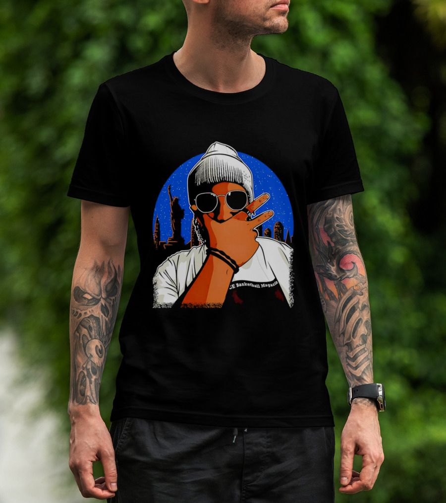 CE Basketball Magazin NYC Skyline Statue Of Liberty Statue Peace Sign T-Shirt