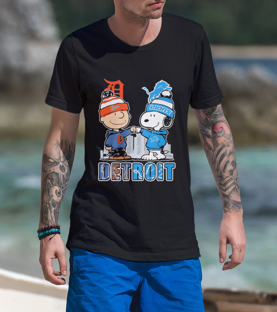 Charlie Brown Snoopy Detroit Tigers Lions Fist Bump Peanuts T-Shirt