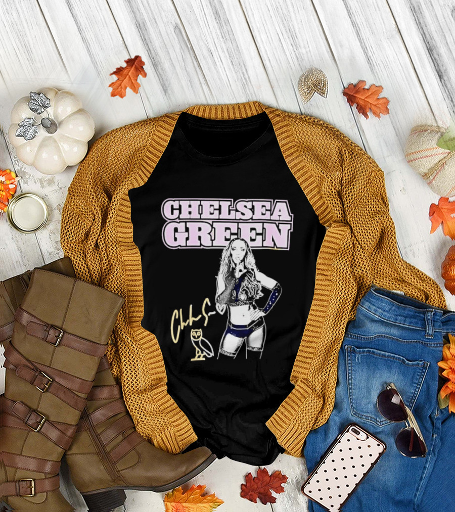 Chelsea Green Wrestling Owl Gesture Signature T-Shirt