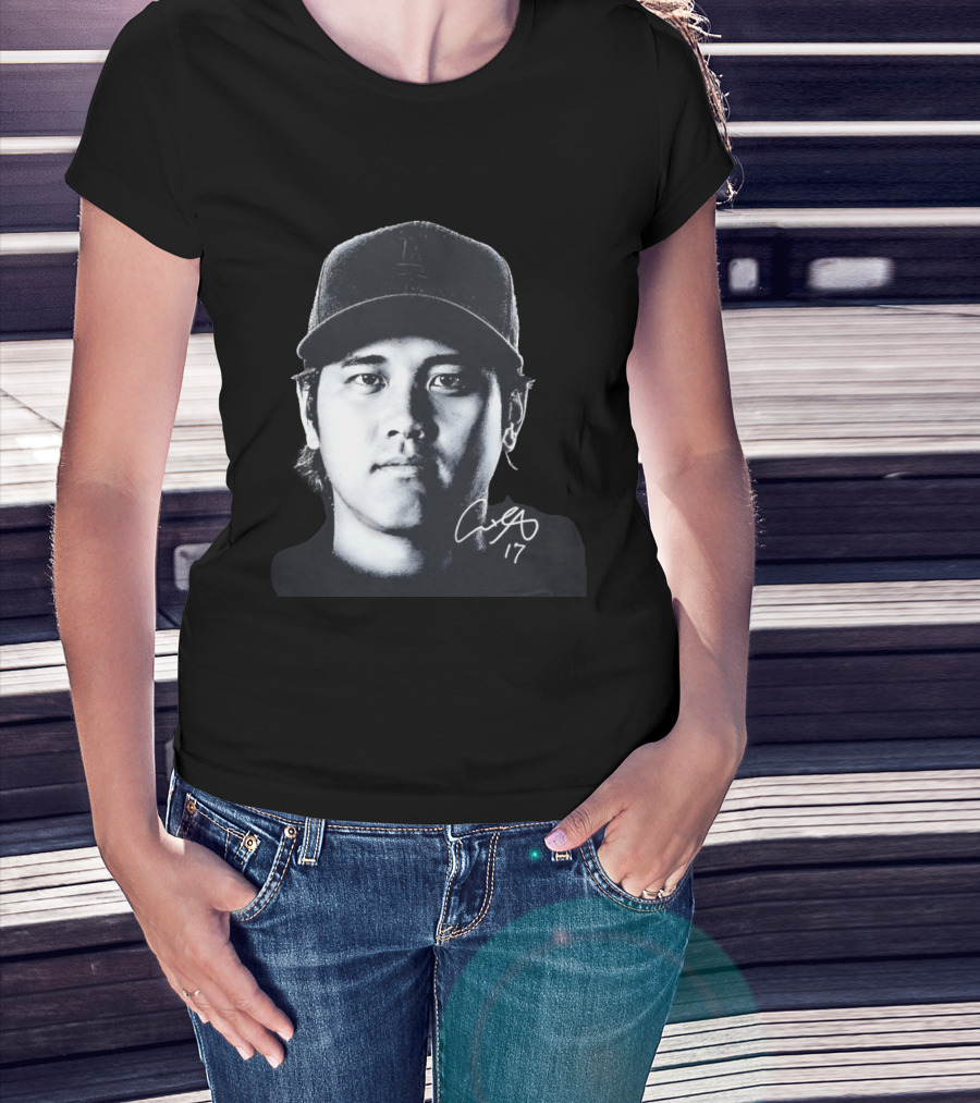 Shohei Ohtani LA Dodgers Cap Signature 17 T-Shirt