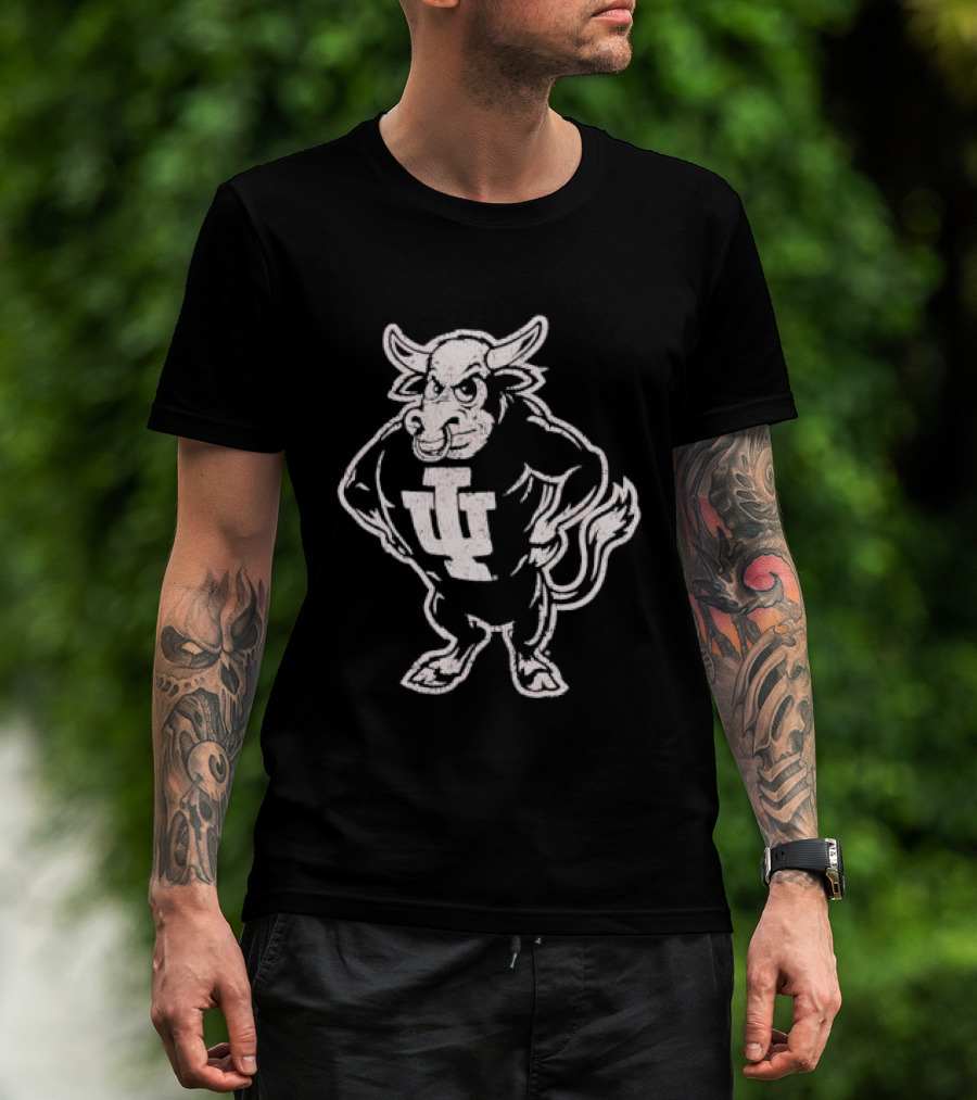 Indiana Hoosiers NCAA Vintage Style Distressed Muscular Bull T-Shirt