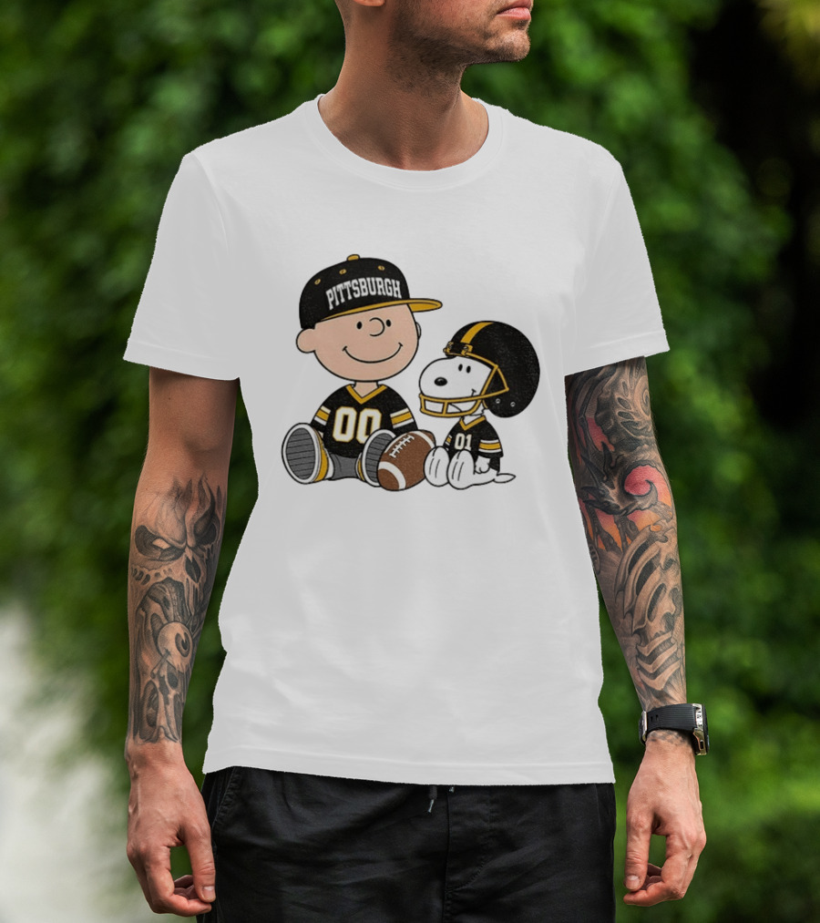 Pittsburgh Football Charlie Brown Snoopy Pigskin Player T-Shirt