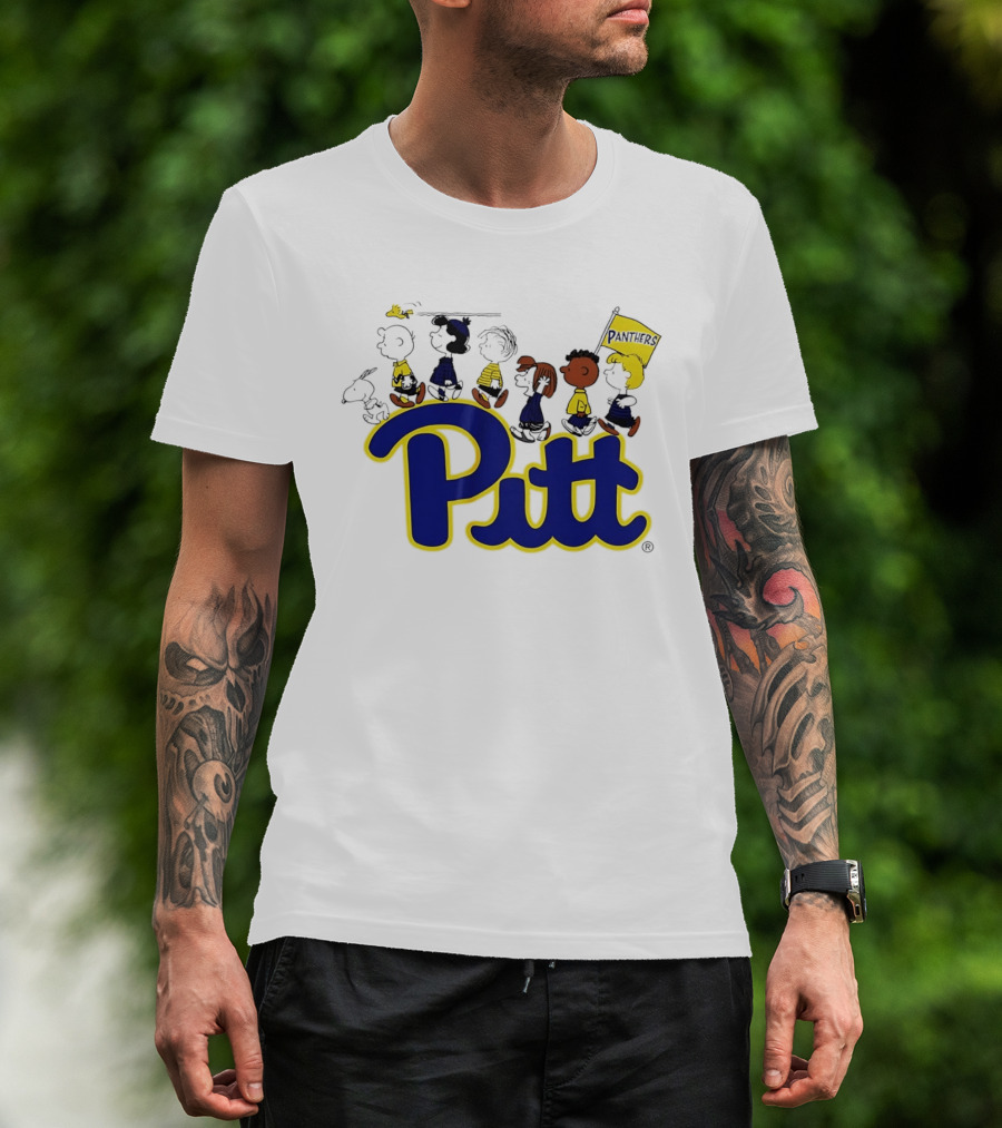 Pittsburgh Panthers Peanuts Characters With Pitt Flag T-Shirt
