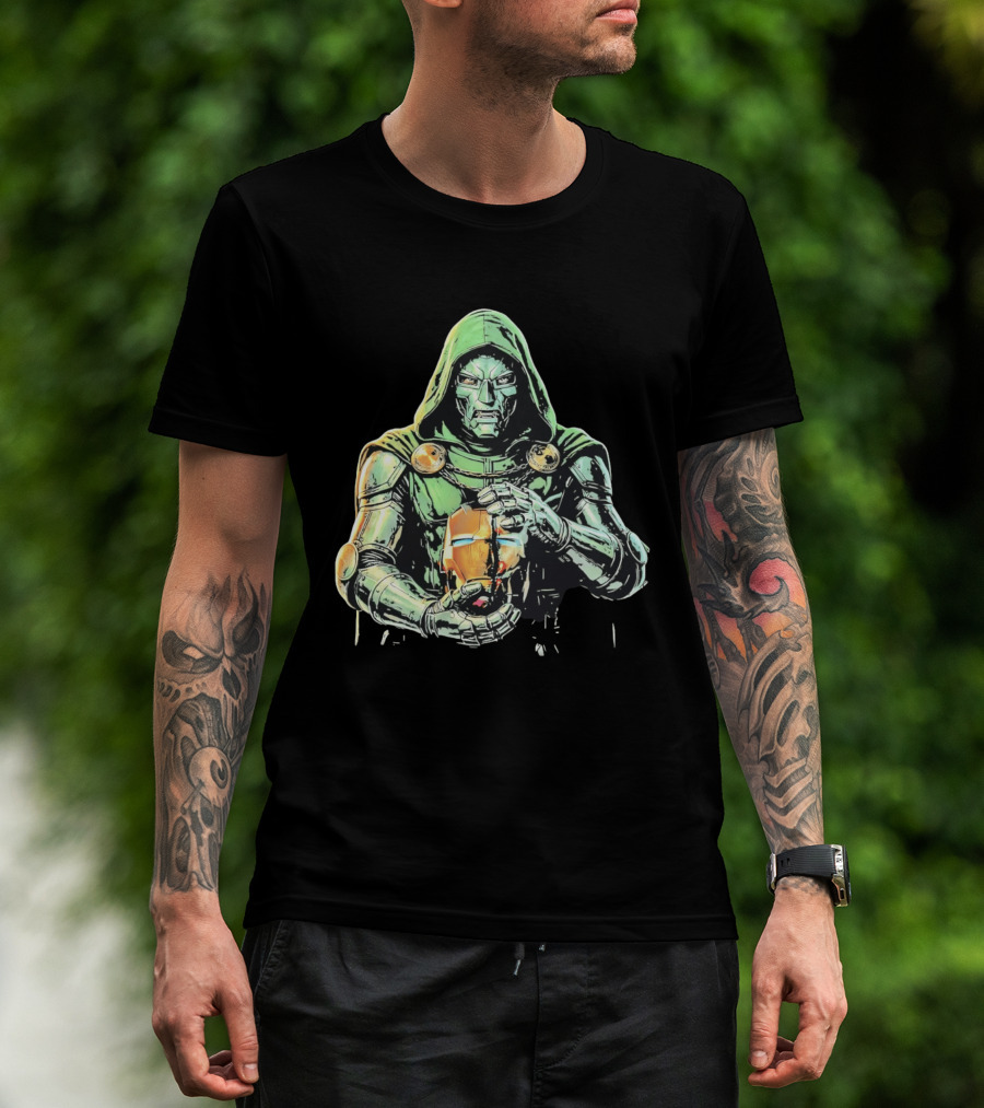 Doctor Doom Marvel Holding Broken Iron Man Mask Iconic Showdown T-Shirt