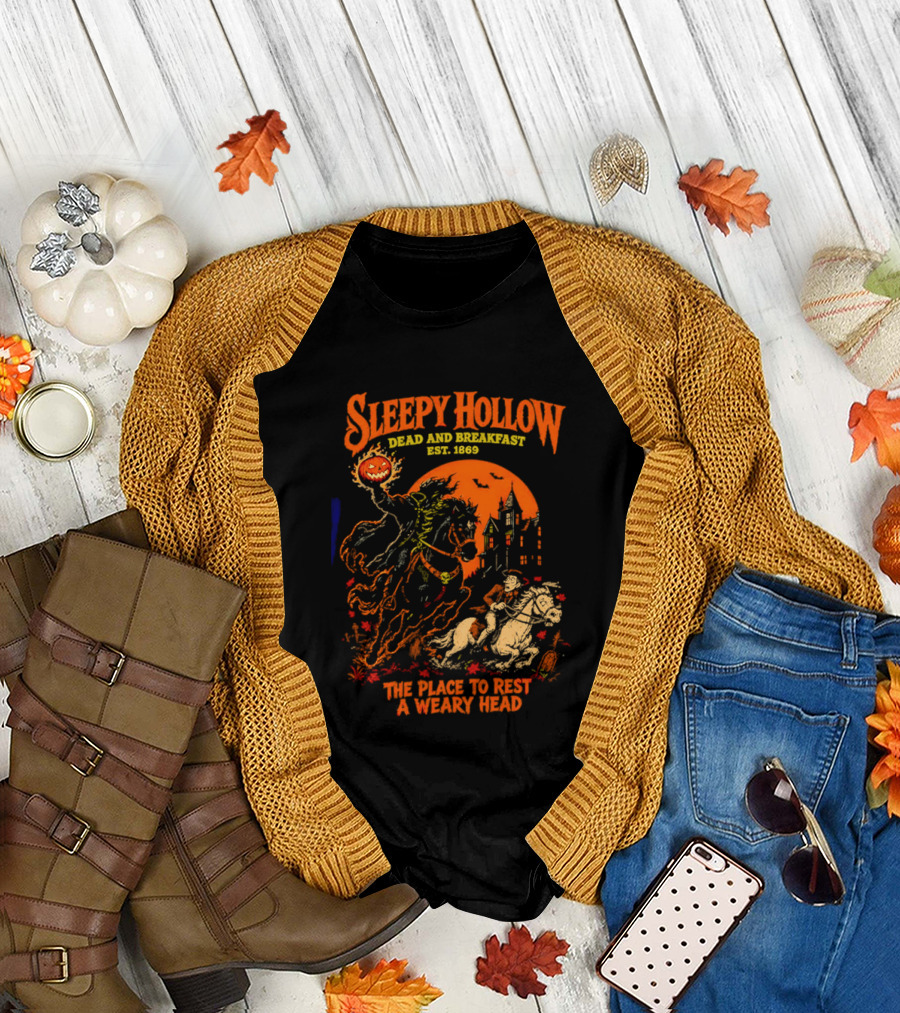 Sleepy Hollow Dead And Breakfast Est 1820 Headless Horseman The Place To Rest A Weary Head Halloween Pumpkin T-Shirt