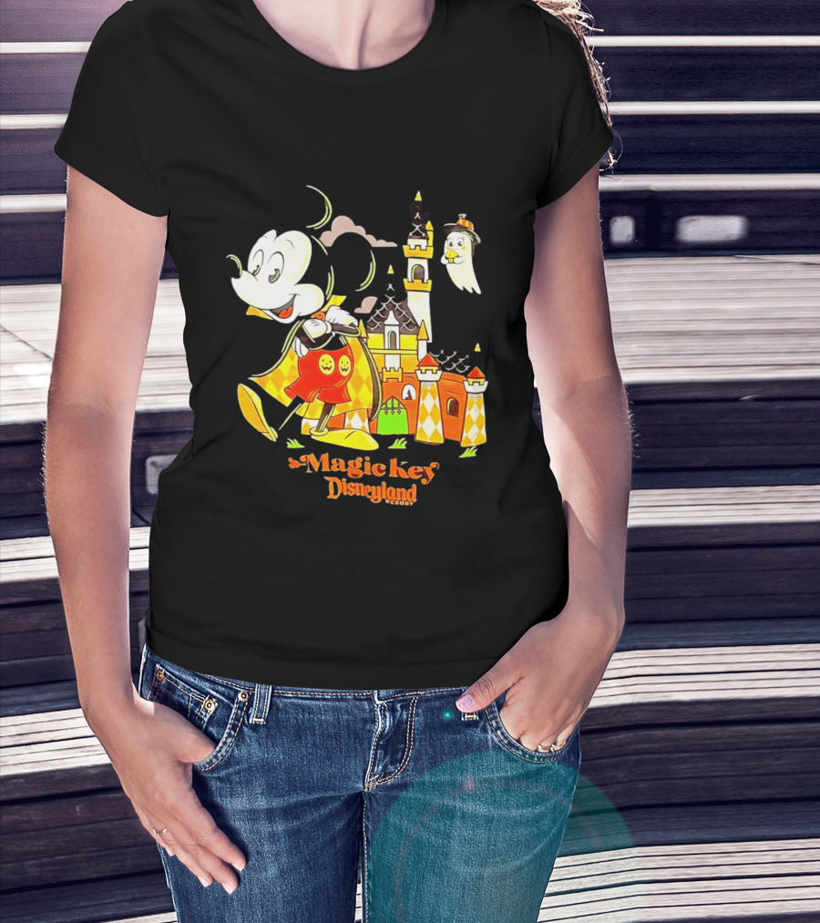 Mickey Mouse Magic Key Disneyland Resort Halloween Castle Ghost T-Shirt