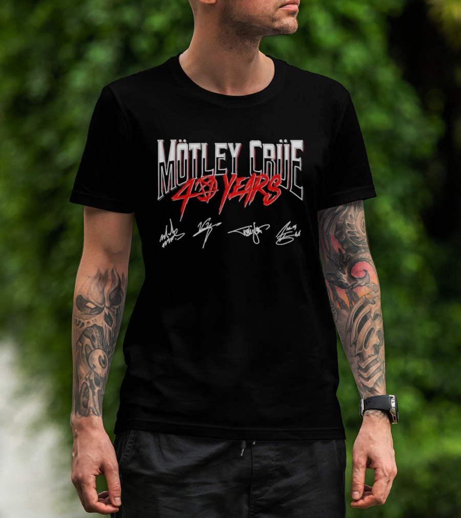 Mötley Crüe 40 Years Anniversary Signatures T-Shirt