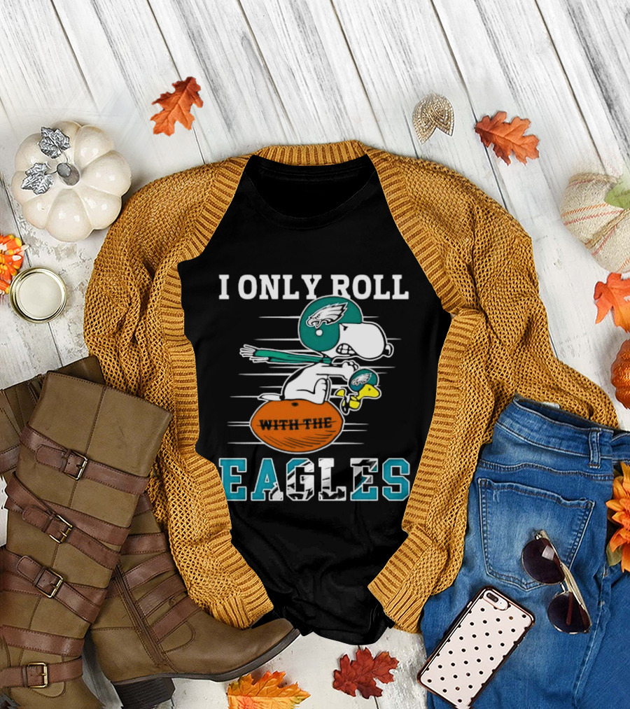 Philadelphia Eagles I Only Roll With The Eagles Cartoon Dog Helmet Football T-Shirt