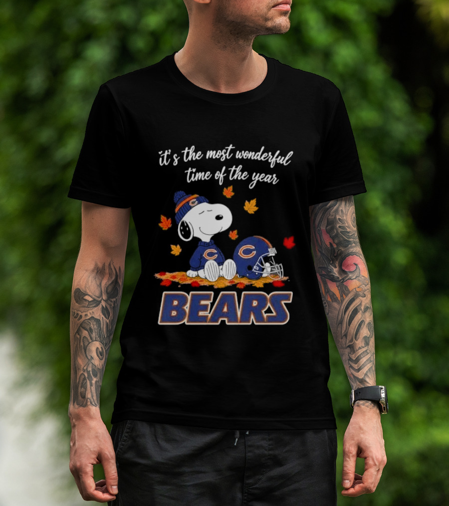 Chicago Bears Snoopy Most Wonderful Time Autumn Leaves Football Helmet T-Shirt