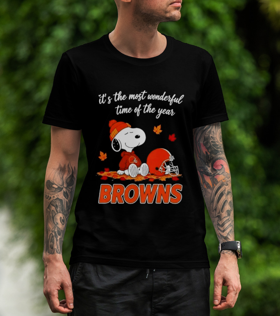 Cleveland Browns Snoopy It's The Most Wonderful Time Of The Year Autumn Leaves Helmet T-Shirt