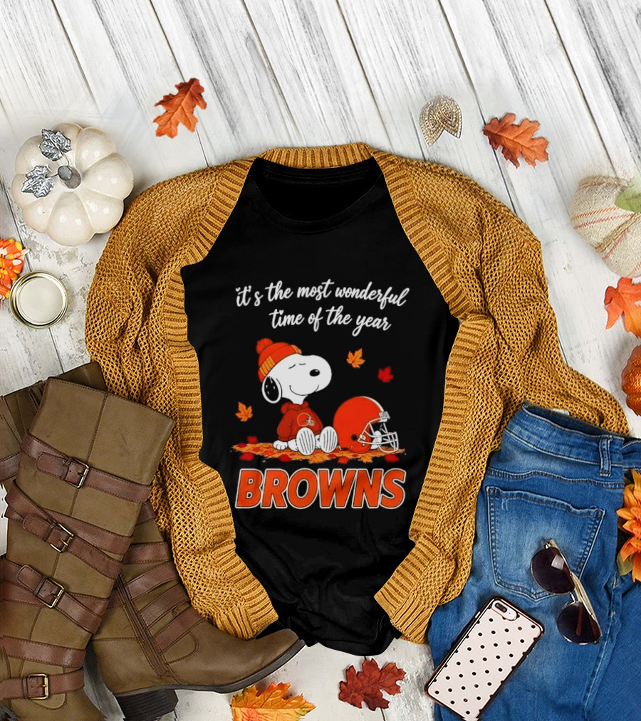 Cleveland Browns Snoopy It's The Most Wonderful Time Of The Year Autumn Leaves Helmet T-Shirt