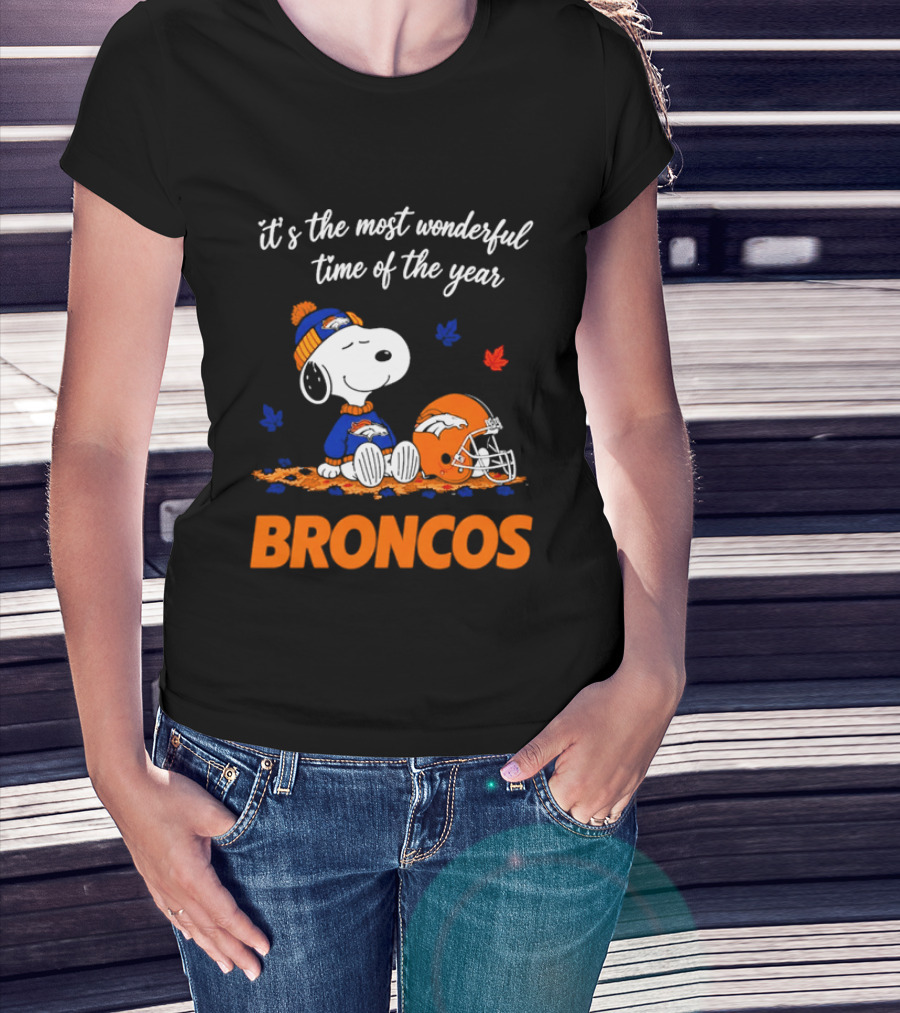Denver Broncos Snoopy Its The Most Wonderful Time Of Year Autumn Leaves T-Shirt