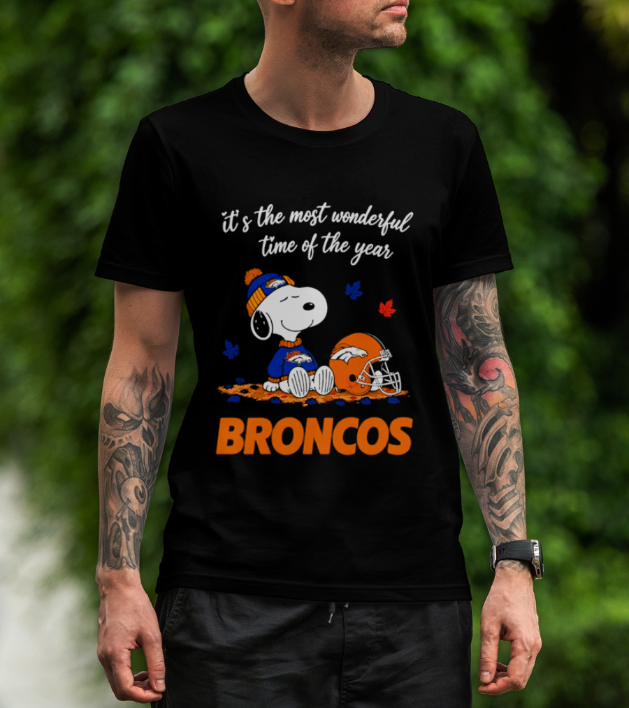 Denver Broncos Snoopy Its The Most Wonderful Time Of Year Autumn Leaves T-Shirt