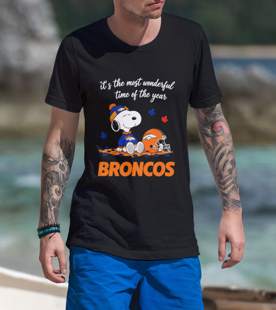 Denver Broncos Snoopy Its The Most Wonderful Time Of Year Autumn Leaves T-Shirt