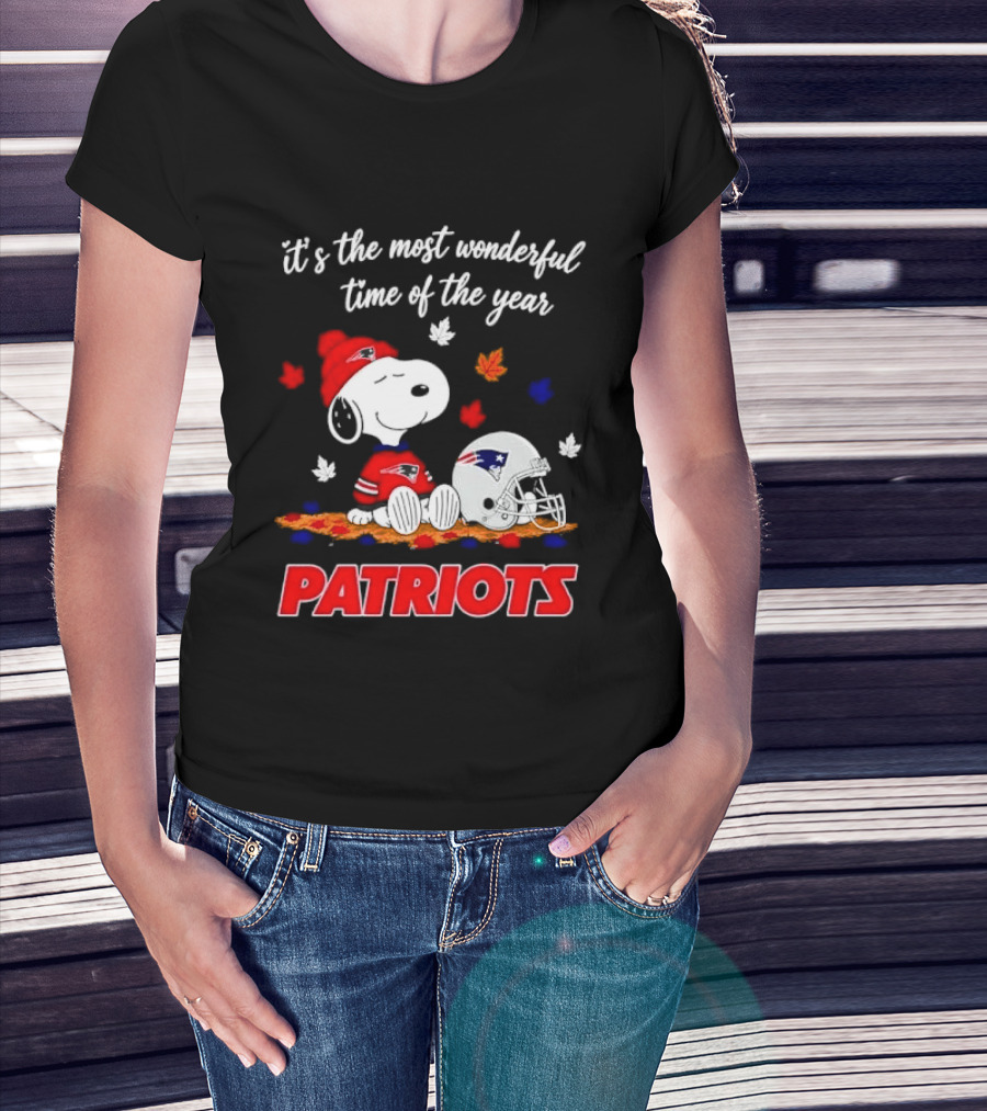 New England Patriots Snoopy It's The Most Wonderful Time Of The Year Autumn Leaves T-Shirt