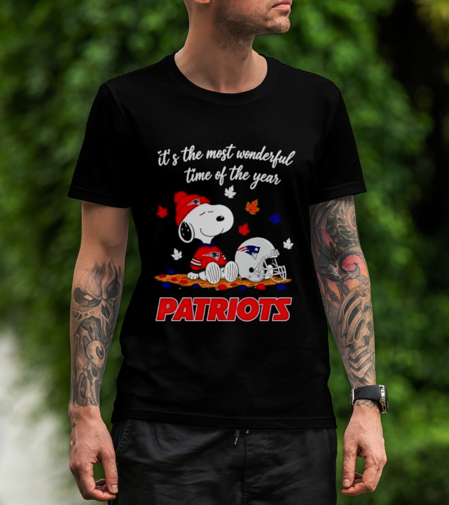 New England Patriots Snoopy It's The Most Wonderful Time Of The Year Autumn Leaves T-Shirt