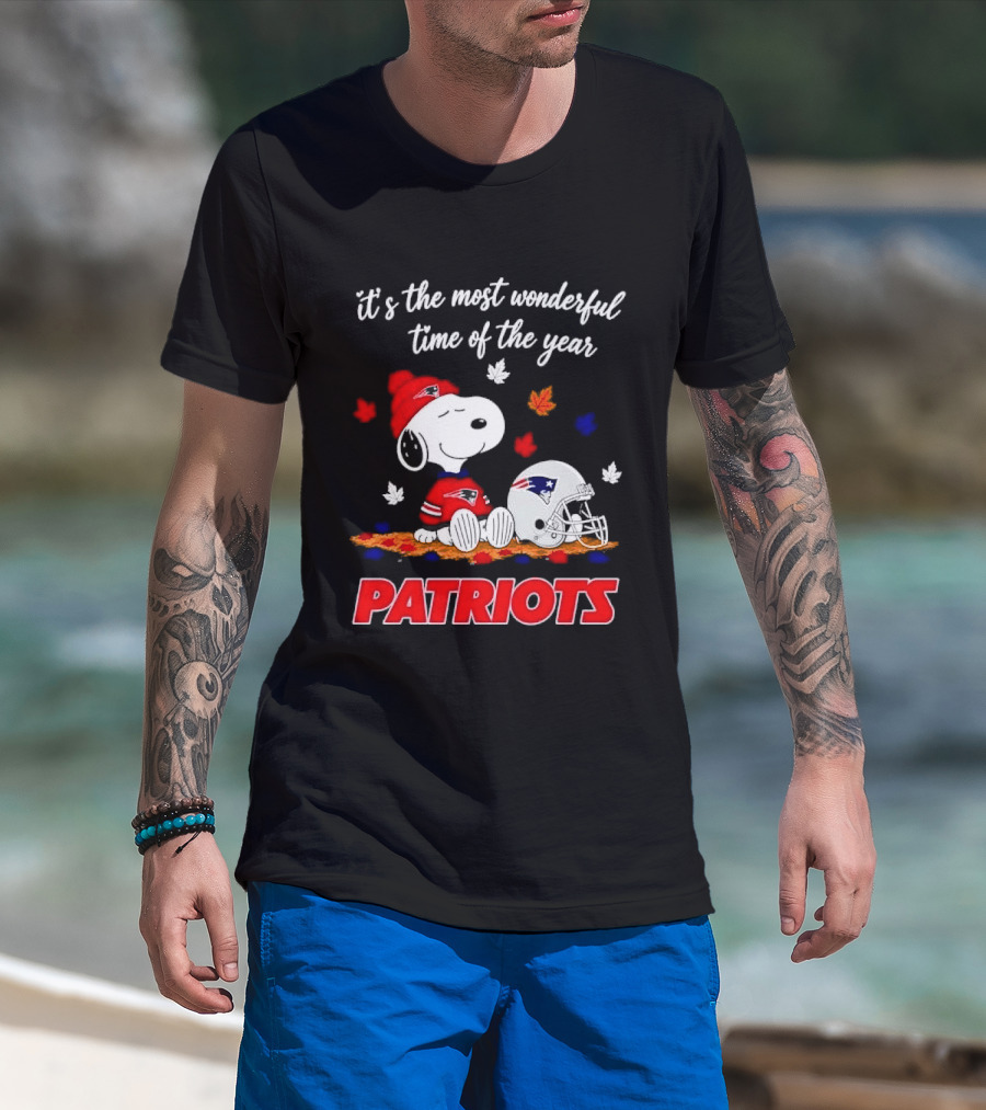 New England Patriots Snoopy It's The Most Wonderful Time Of The Year Autumn Leaves T-Shirt