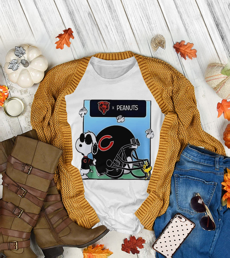 Chicago Bears X Peanuts Snoopy Woodstock Football Collaboration T-Shirt