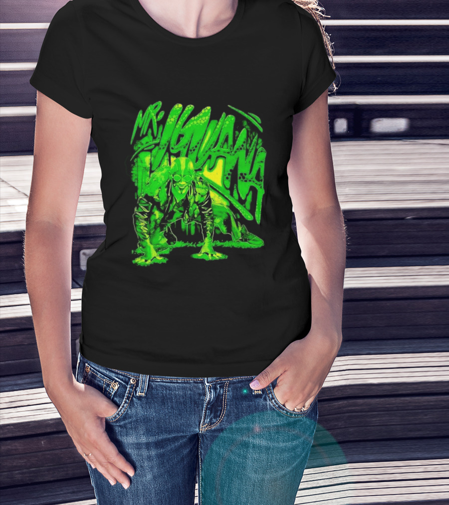 Mr Iguana Crouching Mexican Luchador Green Lizard Scale Graffiti T-Shirt