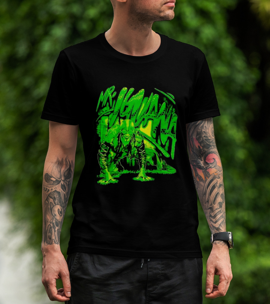 Mr Iguana Crouching Mexican Luchador Green Lizard Scale Graffiti T-Shirt