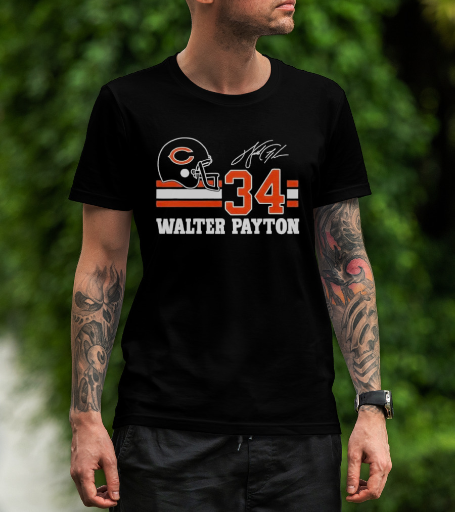 Chicago Bears Walter Payton 34 Distressed Helmet Stripes Signature T-Shirt
