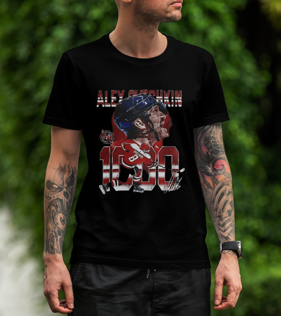 Alex Ovechkin 1000 Big Head Caricature Hockey Player Distressed T-Shirt