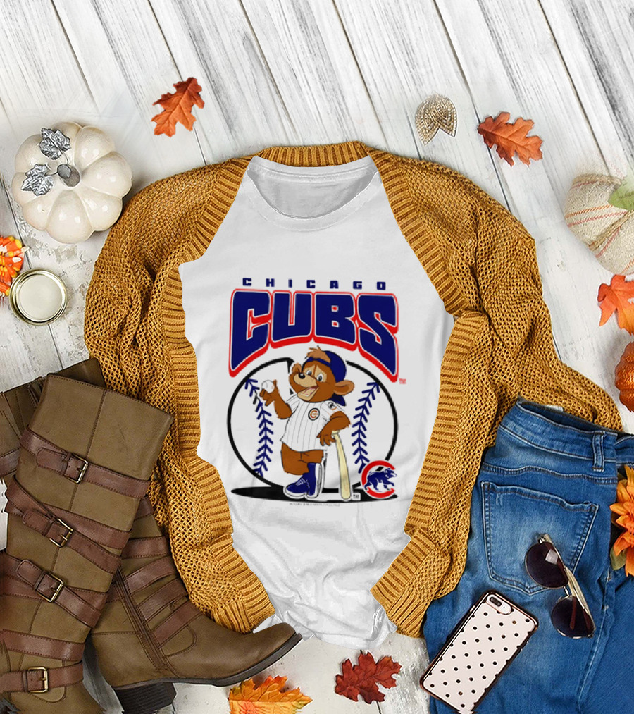 Chicago Cubs MLB 2026 Mania Bear Character Baseball Bat T-Shirt