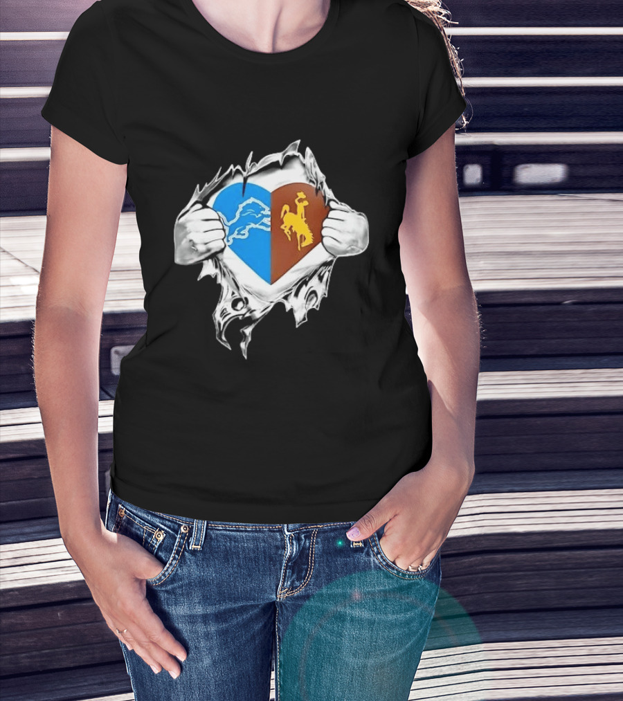 Detroit Lions Wyoming Cowboys Heart Ripped Skin T-Shirt