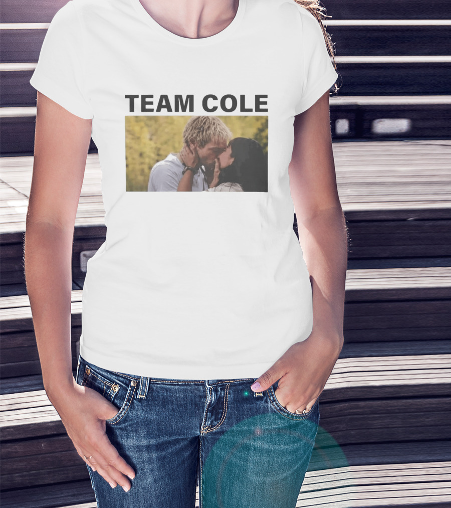 Team Cole Romantic Kiss Scene T-Shirt