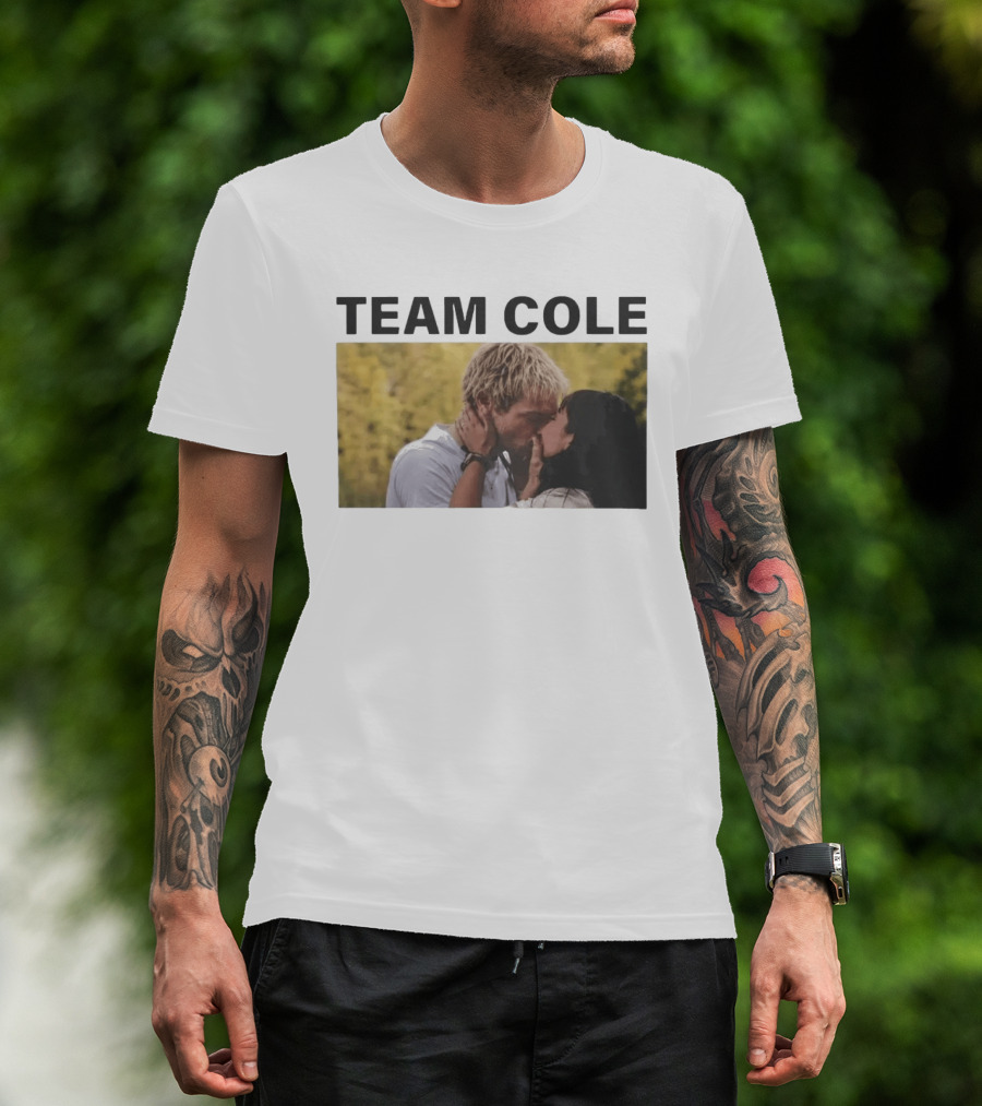 Team Cole Romantic Kiss Scene T-Shirt
